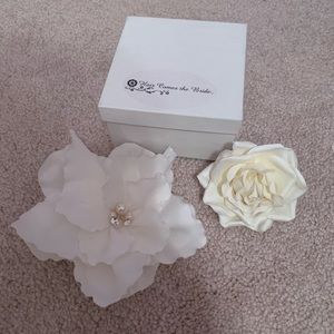 NWOT | Hair Flowers